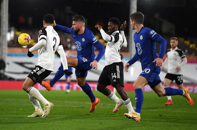 每体：巴萨有意左后卫索萨，想用桑托斯欠的290万欧锁定交易