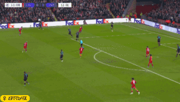 尤文官方：弗朗西斯科-孔塞桑当选队内10月最佳球员