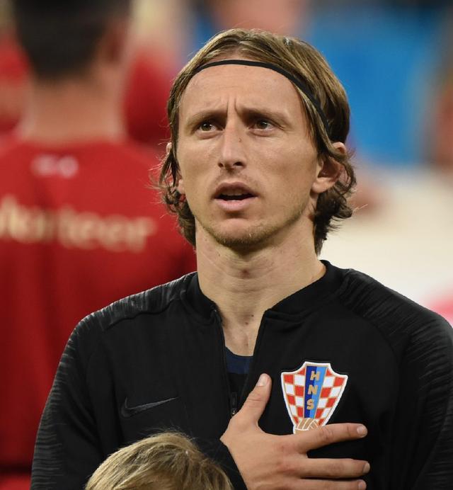 体操新星斩获五金 赛艇健儿破浪夺魁“东莞飞人”卫冕落泪