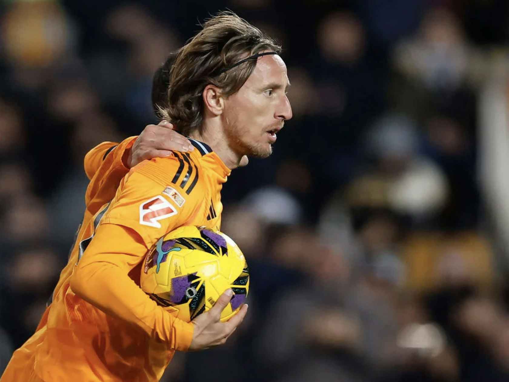 内马尔社媒向球迷致歉：联赛最后阶段加油，为我送点感到抱歉