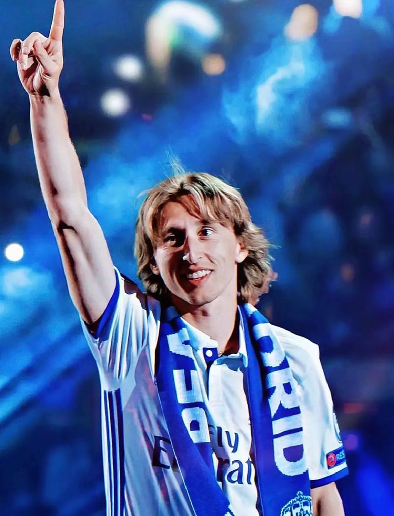 踢球者评德甲本轮最佳阵容：凯恩、奥利塞、莱默尔等人在列