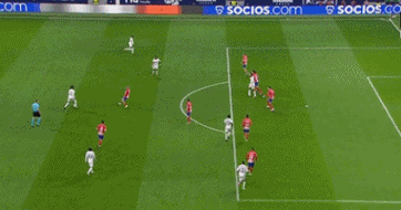 里夫斯：詹姆斯作为最伟大的球员，愿意为了正确选择牺牲自己